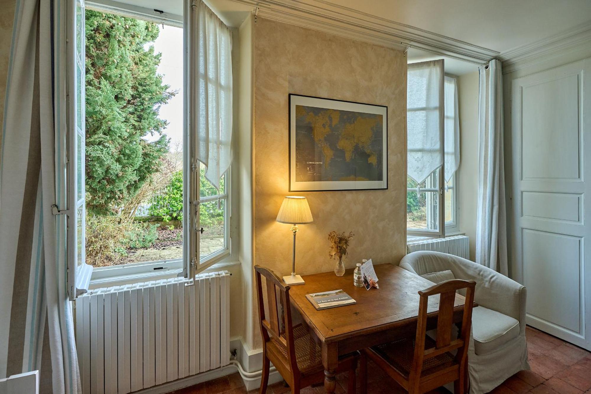 Le Nid Du Marinier Apartment Cuffy Bagian luar foto