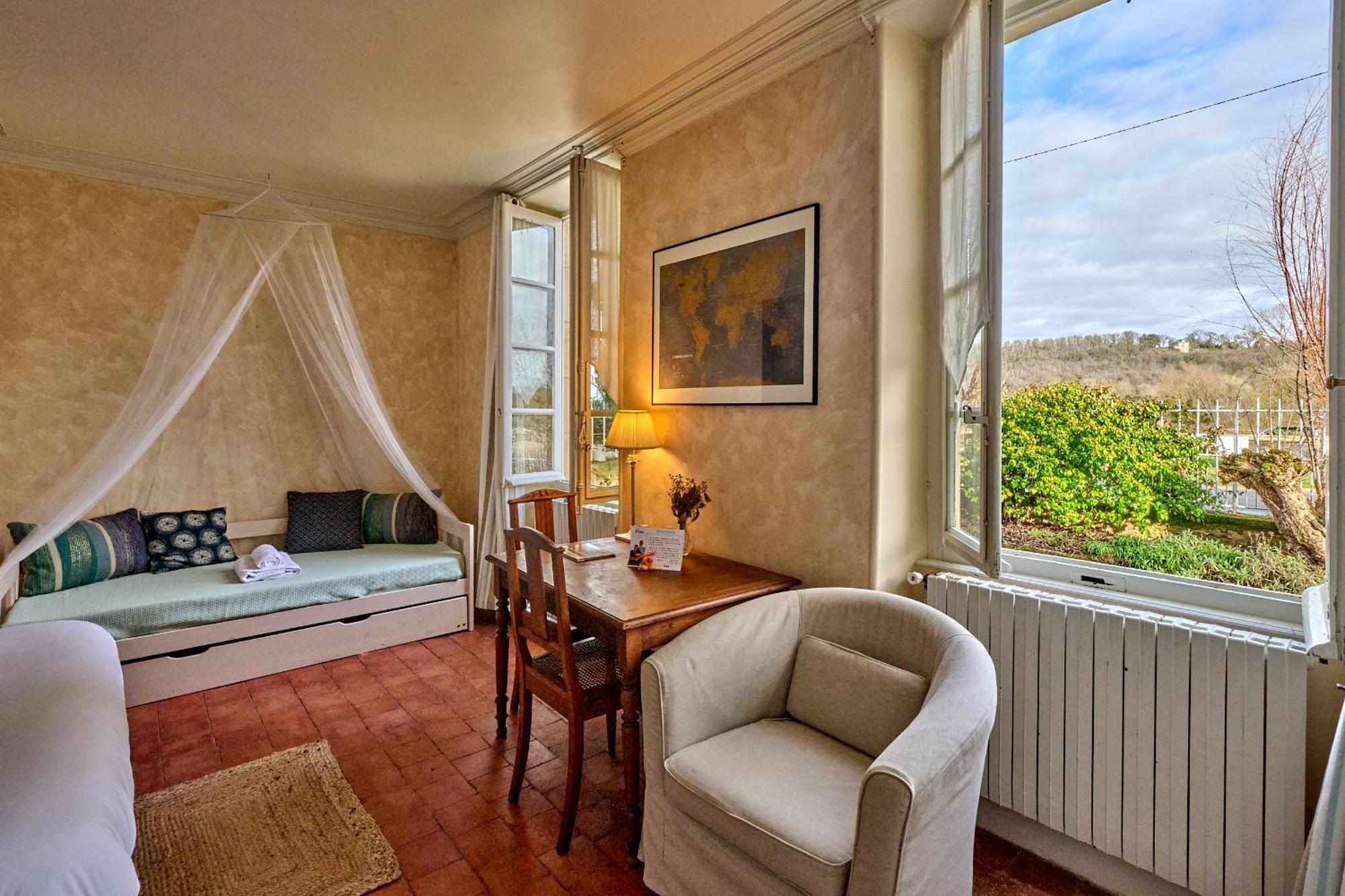 Le Nid Du Marinier Apartment Cuffy Bagian luar foto