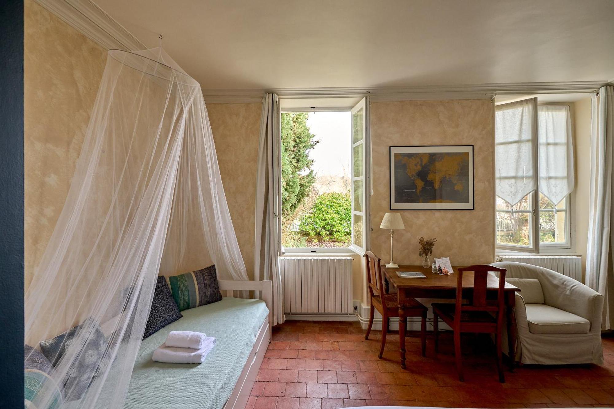 Le Nid Du Marinier Apartment Cuffy Bagian luar foto