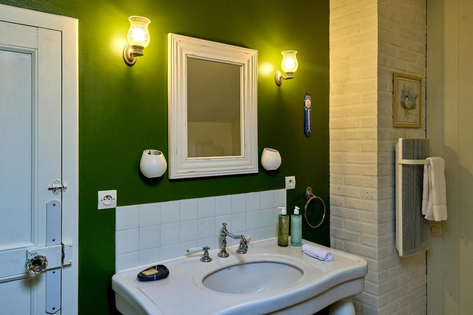 Le Nid Du Marinier Apartment Cuffy Bagian luar foto